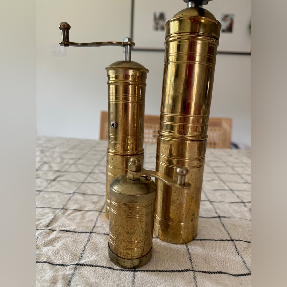 Gold Pepper Mill Set - Picture 6 of 7